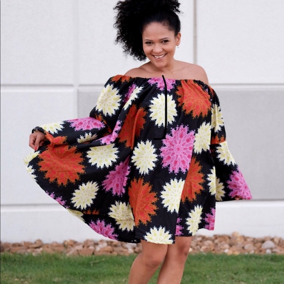 Women off shoulder fleared dress - Picture 2 of 4